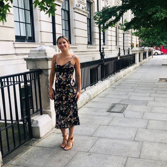 Meet your Posher, Alexandra - Picture 1 of 1